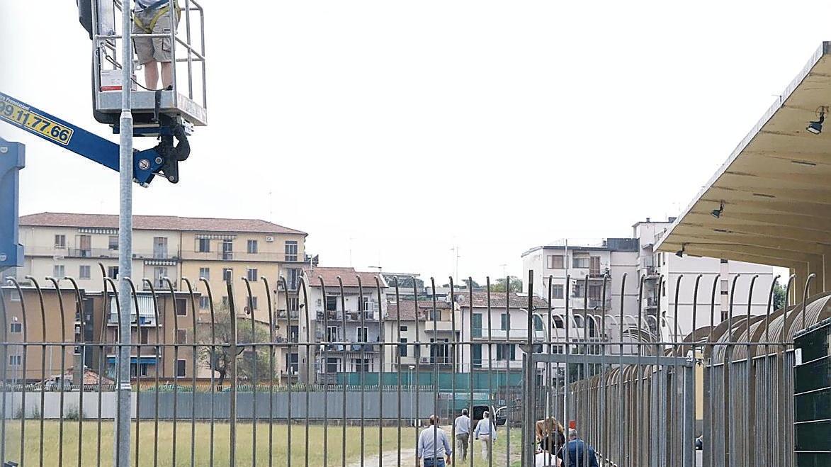 Lo stadio Lungobisenzio durante uno dei tanti sopralluoghi degli ultimi anni in cui l’impianto è rimasto inutilizzato.