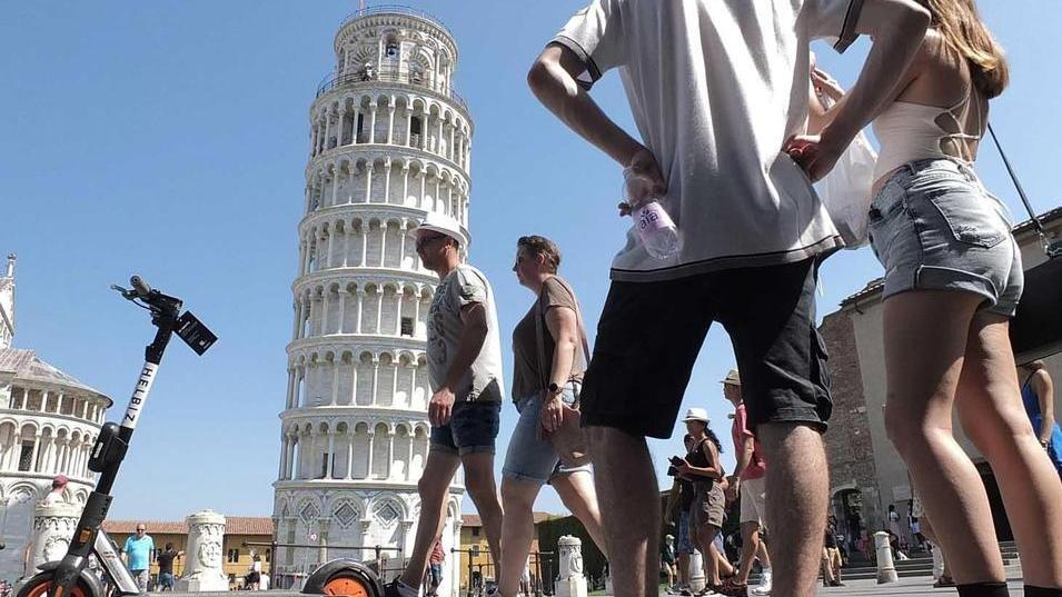 A Pisa i monopattini elettrici per ridurre gli incidenti: la velocità si autolimita