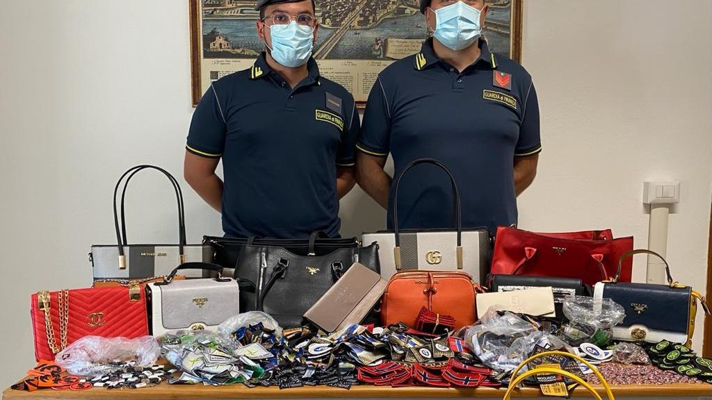 Lido Nazioni, sequestrata merce contraffatta