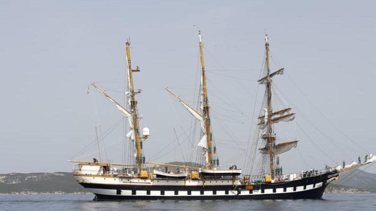 Alghero, Mattarella visita la nave scuola Palinuro