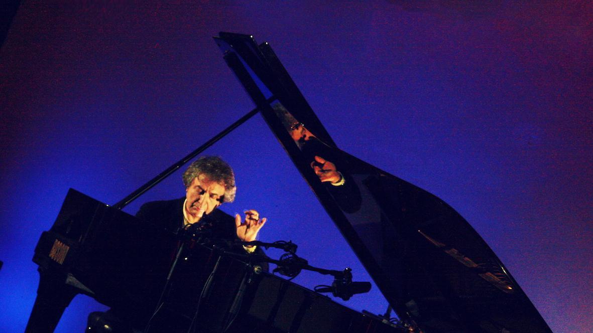 Il maestro Roberto Cacciapaglia, protagonista del concerto all’alba alla fortezza di Mont’Alfonso in Garfagnana