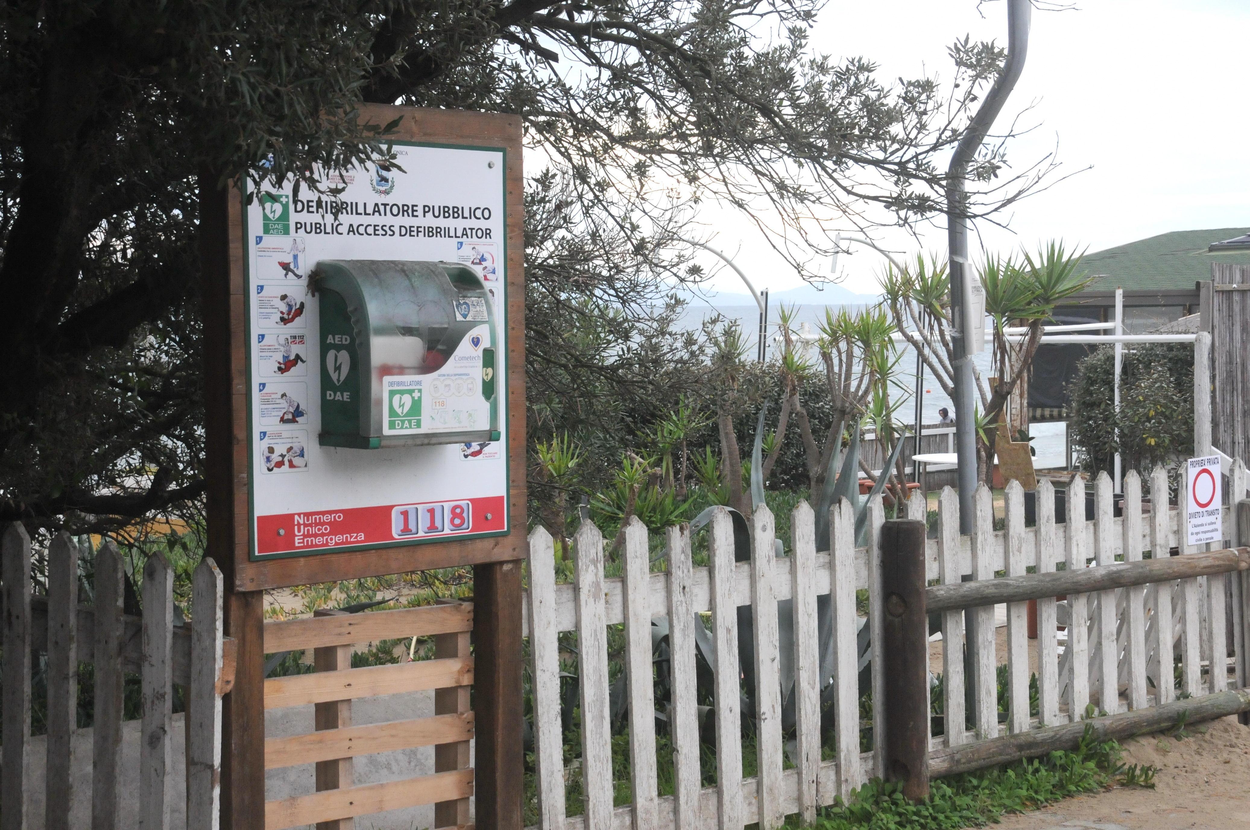 Un defibrillatore in una foto d'archivio