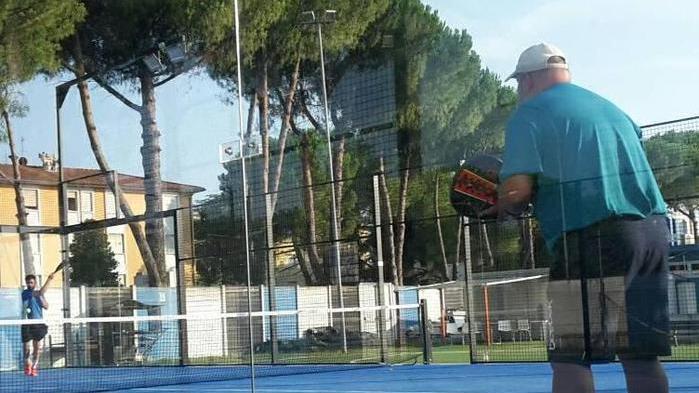 Raccolta fondi per aiutare la piccola Nikol tra le aste su Facebook e il torneo di padel