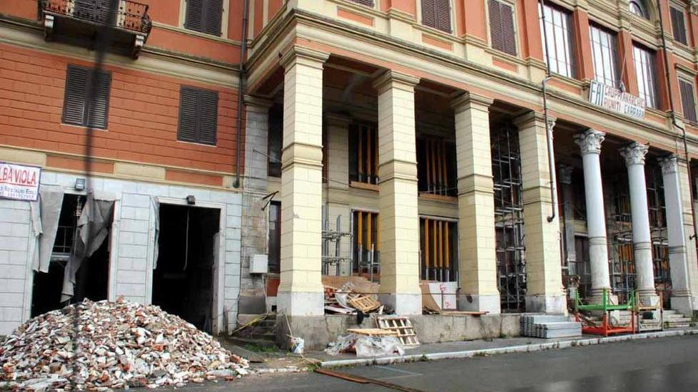 Sos dell’architetto Geloni «Nuovo rischio di crolli per le volte del Politeama»