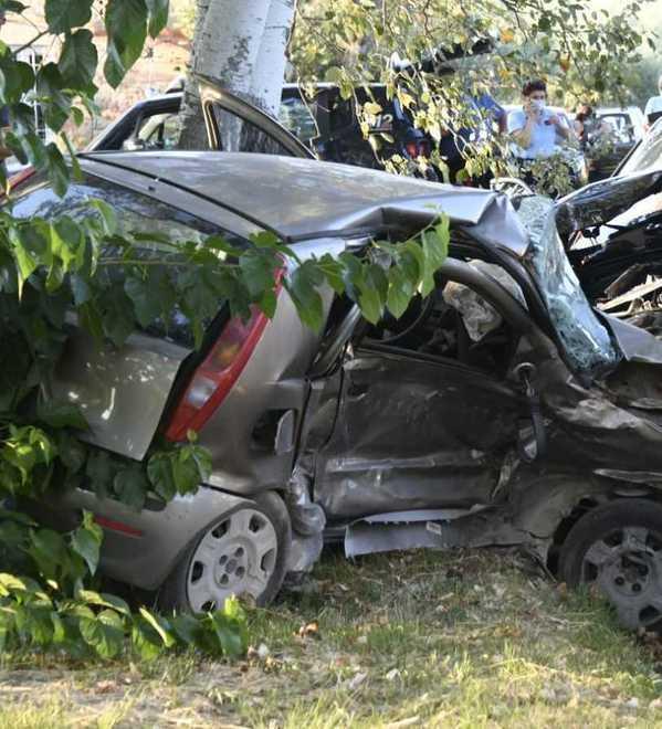 Lo schianto intorno alle 18,30 Poi i soccorsi 