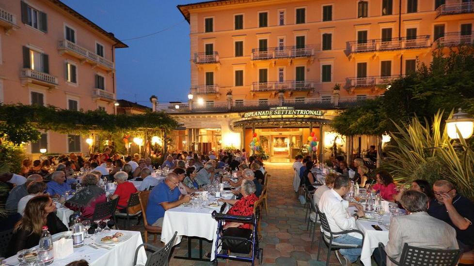 Torna la cena degli albergatori il 14 agosto in via Cavallotti