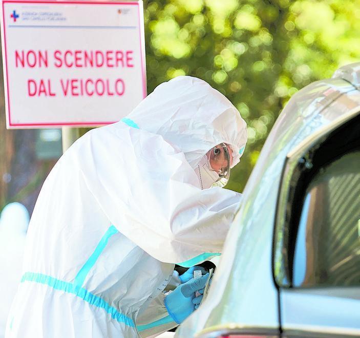 Ieri in Versilia 36 contagiati: la metà di questi è a Viareggio