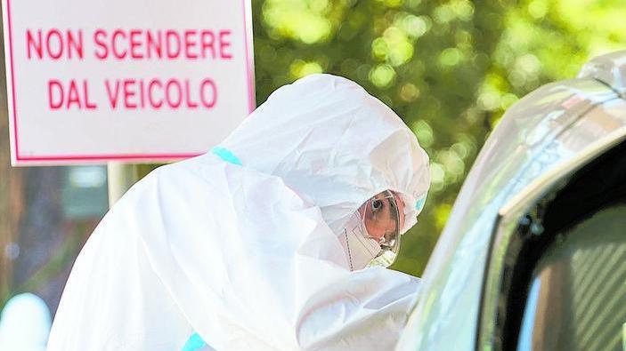 Ieri in Versilia 36 contagiati: la metà di questi è a Viareggio