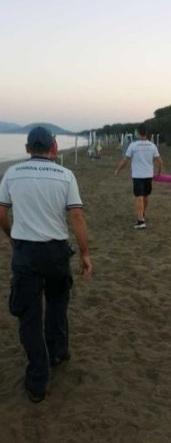 Ore 6: l’occupazione della spiaggia ha inizio 