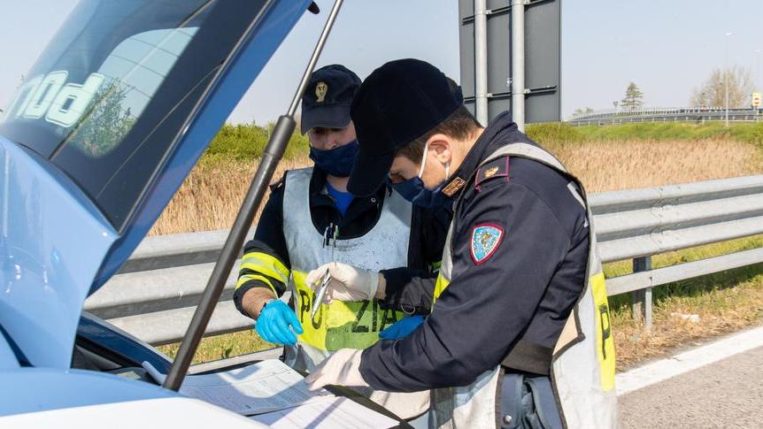 Guidava un trattore non assicurato Multa da 868 euro