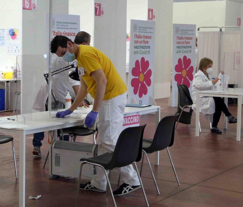 All’hub con l’avvocato, l’Asl valuta azioni legali