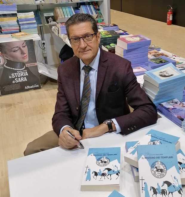 Gianni Boccardi durante la presentazione del suo ultimo libro
