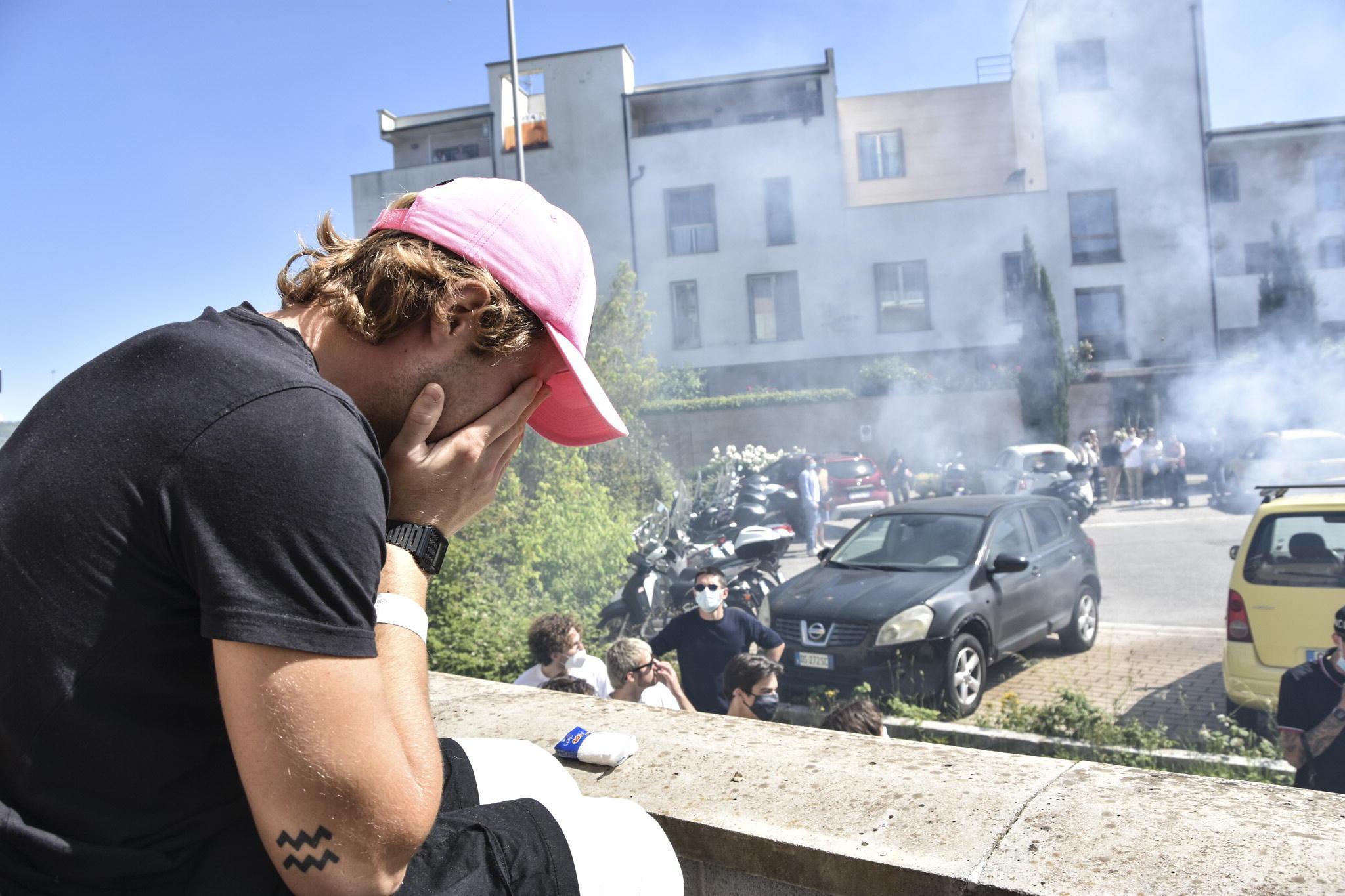Christian Volpi emozionato durante la festa per il ritorno a casa (foto Michele Silvestri/Silvi)