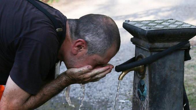 L’ondata di calore non molla la presa