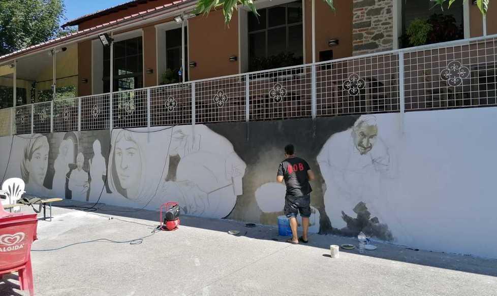 Il Crocevia degli Artisti realizza un murales a Vico Pancellorum