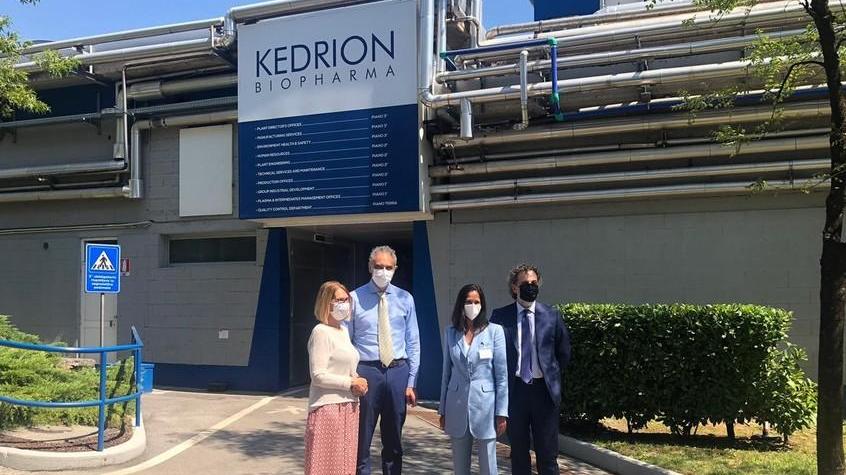 La console degli Usa in visita allo stabilimento Kedrion di Bolognana