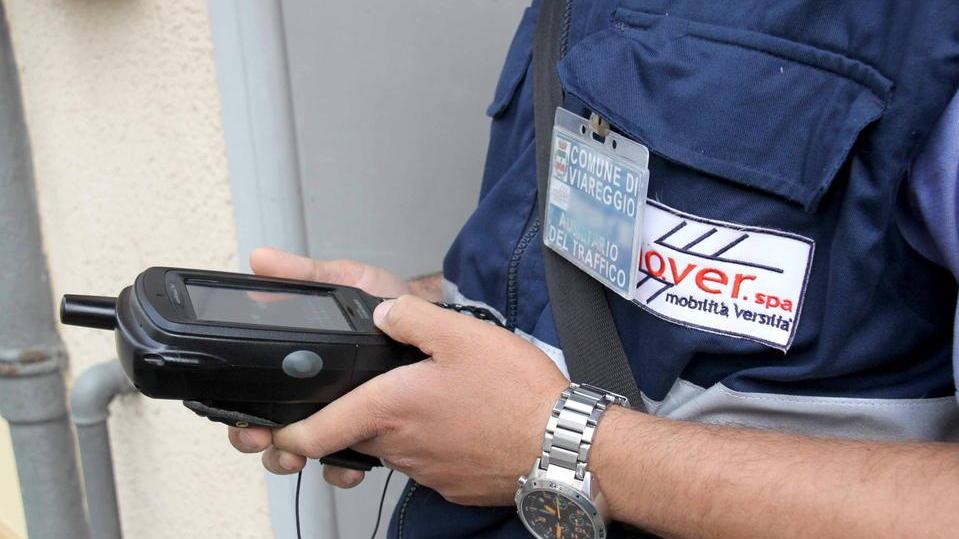 Nuovi stalli a pagamento a Viareggio e Torre del Lago