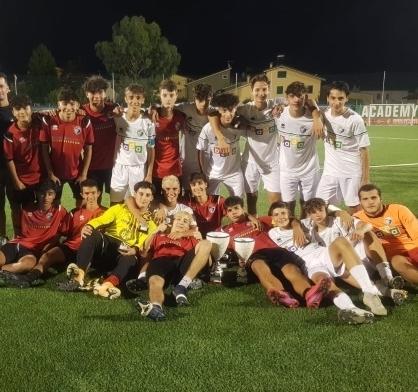 Entusiasmo sugli spalti a Porcari per il primo Bada football trophy 