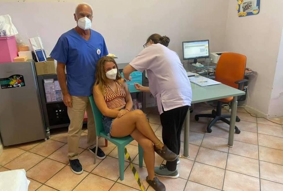 Corsa alla vaccinazioni dei giovanissimi obiettivo tutti coperti a metà settembre 