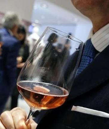 La Sardegna vede rosé scoppia la passione per i vini profumati