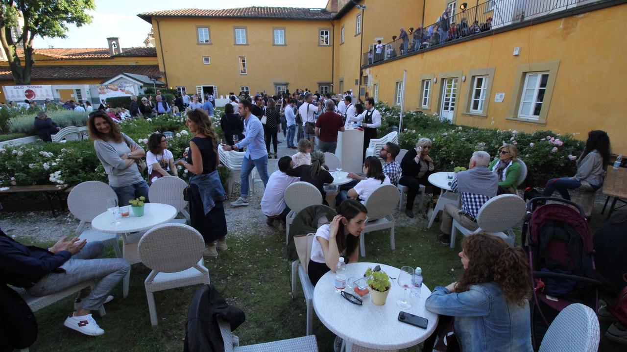Un evento al giardino Buonamici (foto d'archivio)