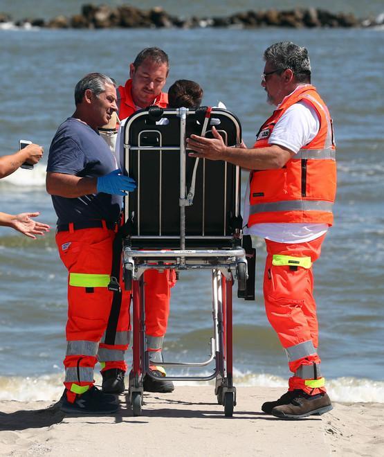 Massa, due malori in spiaggia per il grande caldo. Un 72enne ricoverato a Pisa 