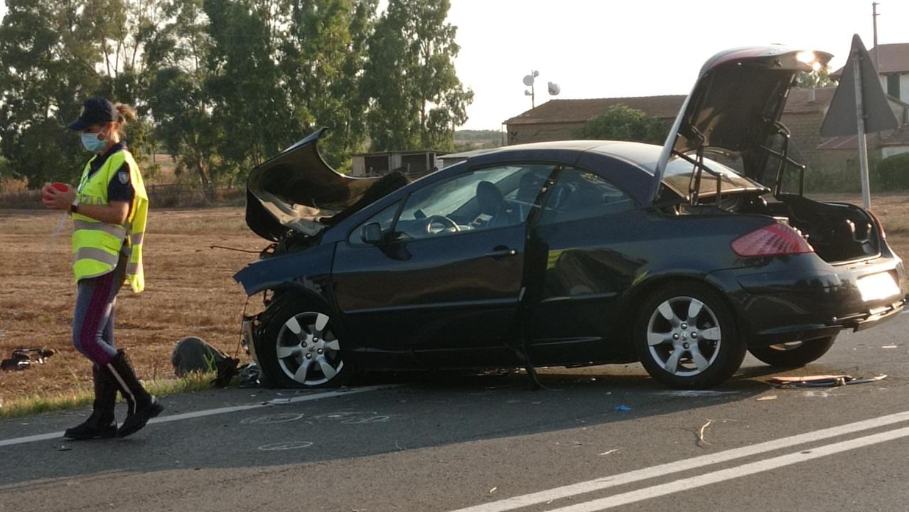 Una delle auto coinvolte nell'incidente sull'Aurelia a Capalbio (Foto di Enzo Russo)