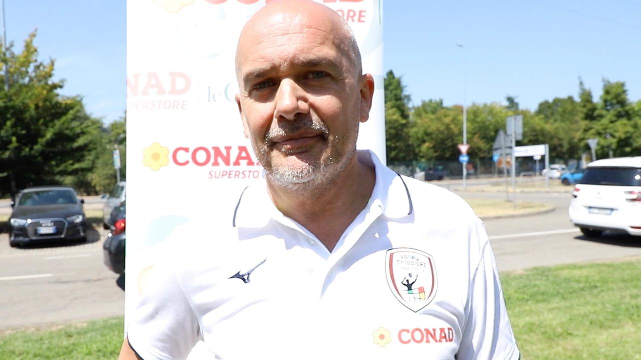 L'allenatore giallorosso Vincenzo Mastrangelo