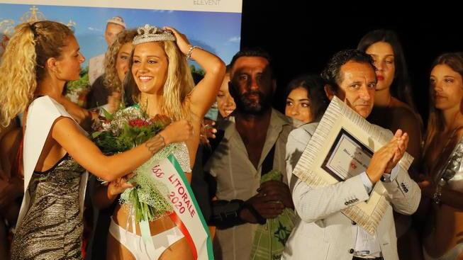 Diciotto ragazze a caccia della corona