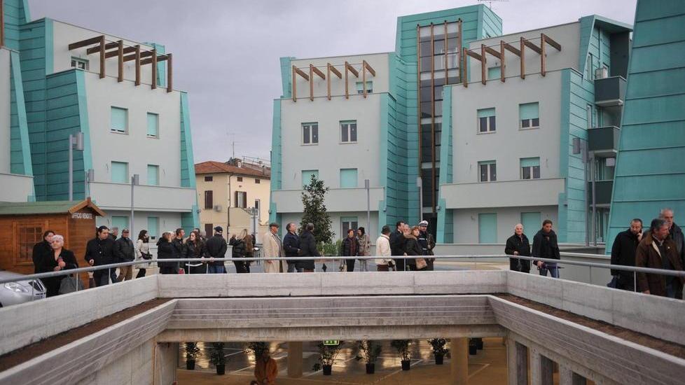 Venduti all’asta gli immobili del palazzo color verde rame