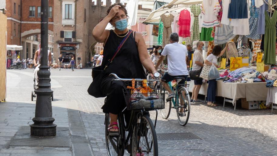 Allerta caldo, picchi a 37°