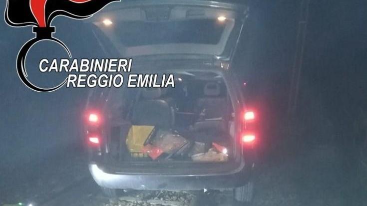 Viaggia in auto sui binari per un chilometro e mezzo Ricoverata una 55enne