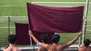 Trenta tifosi al seguito