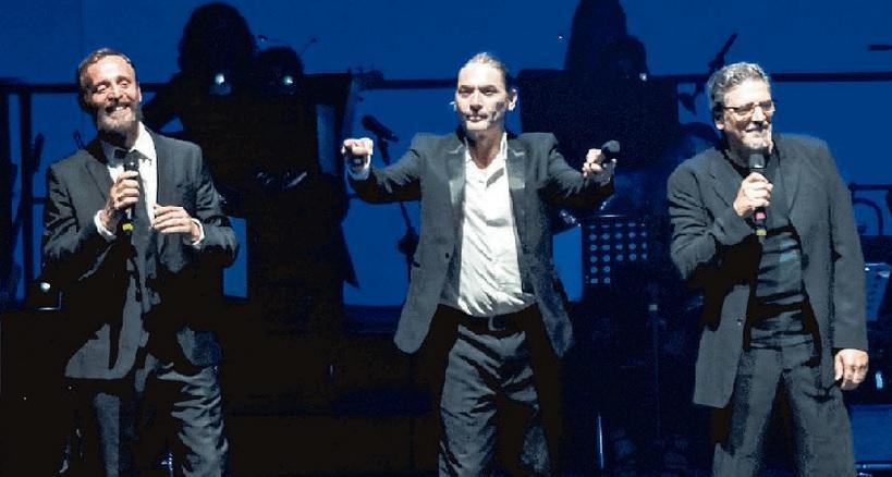 Giò Di Tonno, Vittorio Matteucci e Graziano Galatone sul palco del Gran Teatro Puccini a Torre del Lago