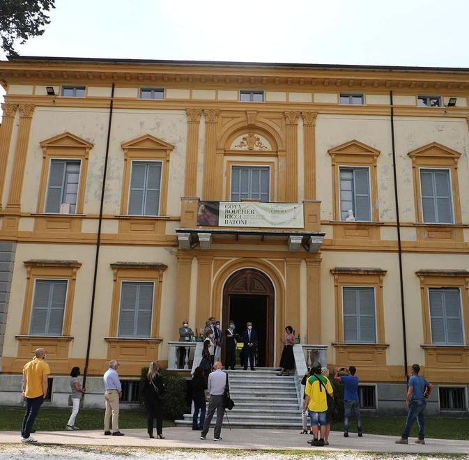 Festa di mezza estate anche nelle città Carrara aperta per ferie, Massa solo la sera 
