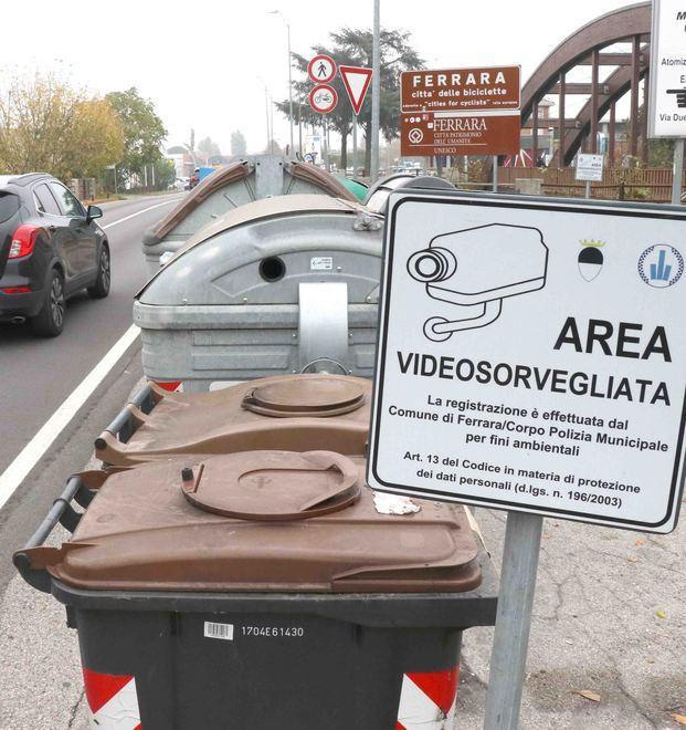 Ferrara, da settembre attive le fototrappole contro l’abbandono dei rifiuti