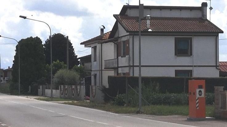 Su via Albersano corre la paura dei residenti «Le auto a velocità folli»