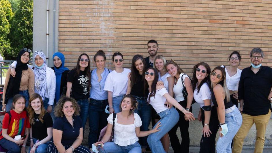 Giovani oss subito al lavoro