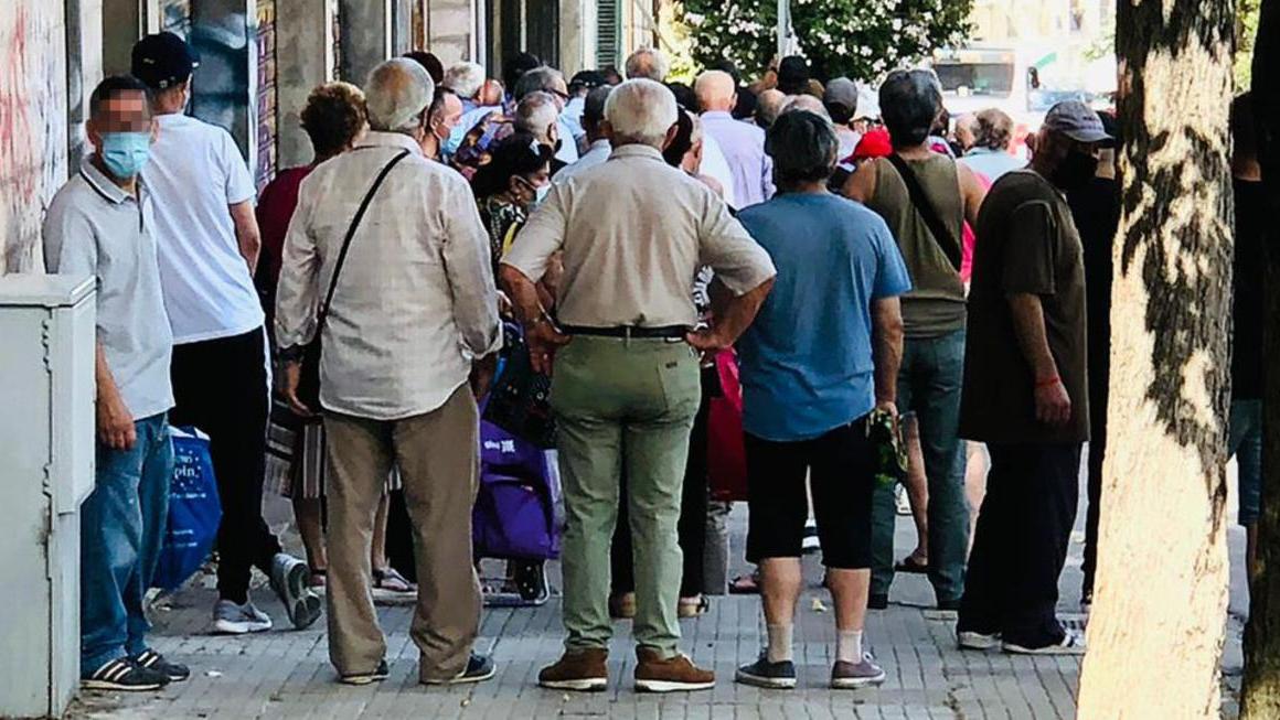 Povertà a Sassari: «A 70 anni in fila per pane e pasta» 