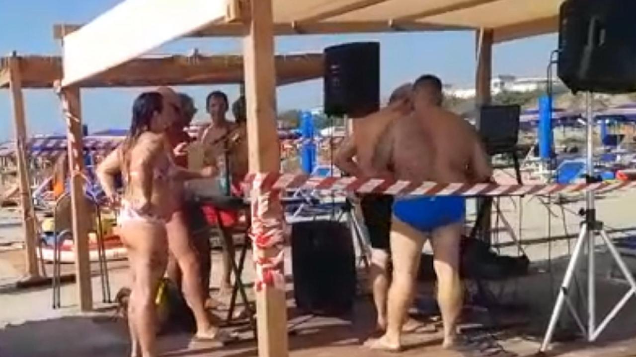 Un momento della tombolata
