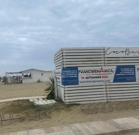 Rapina un chiosco e ferisce una guardia 