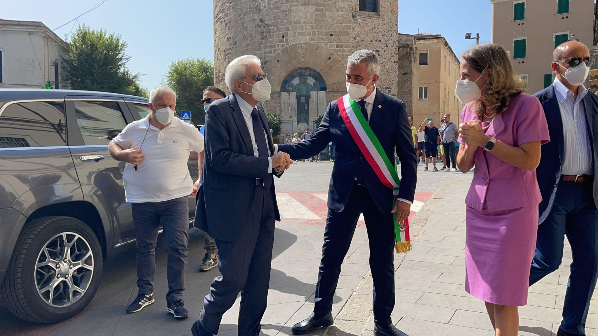 Mattarella con il sindaco di Alghero Conoci