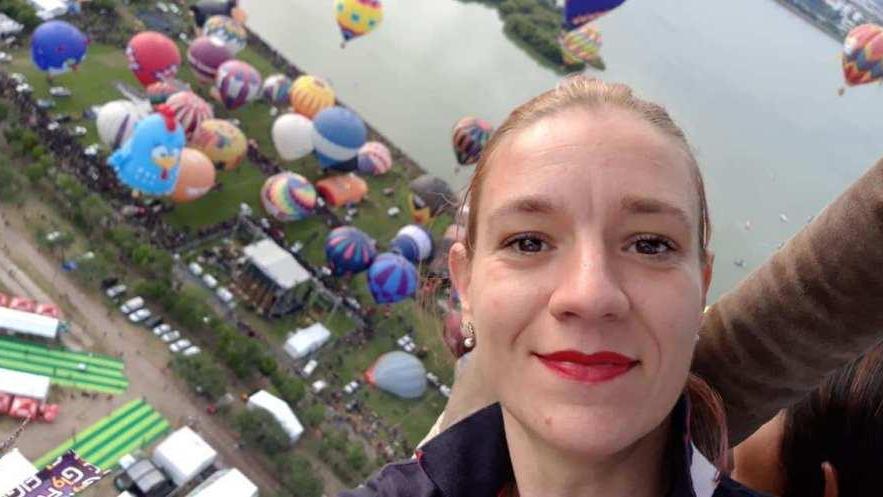 Elisa, sbalzata durante il volo in mongolfiera, scriveva: "Volare mi fa sentire libera"