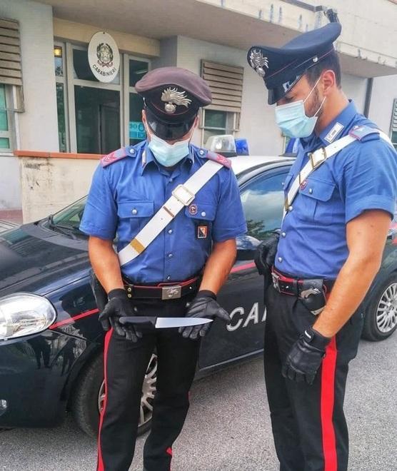Litiga con la compagna e minaccia i carabinieri 