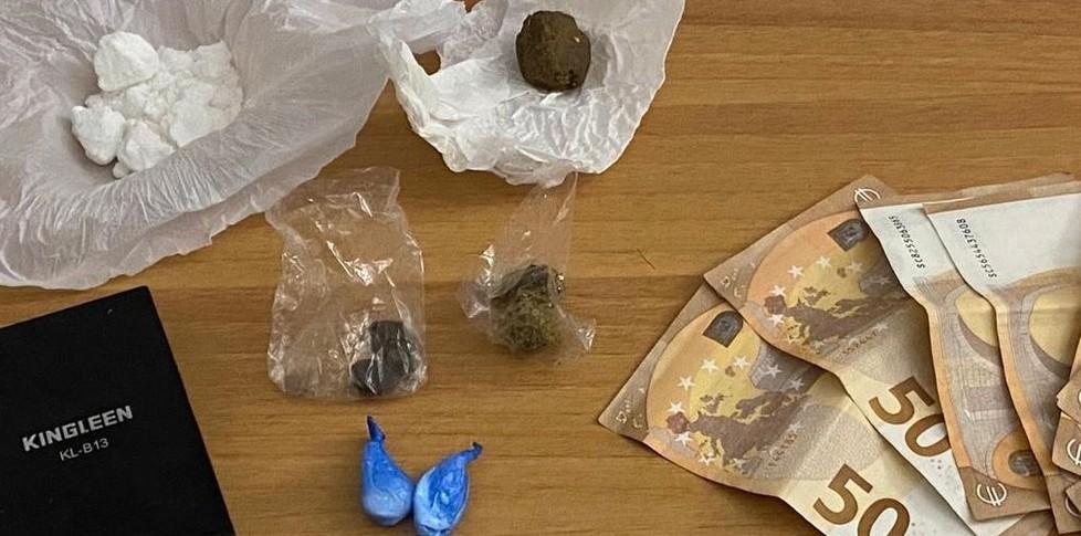 Scoperto col “fumo” e la cocaina Giovane arrestato