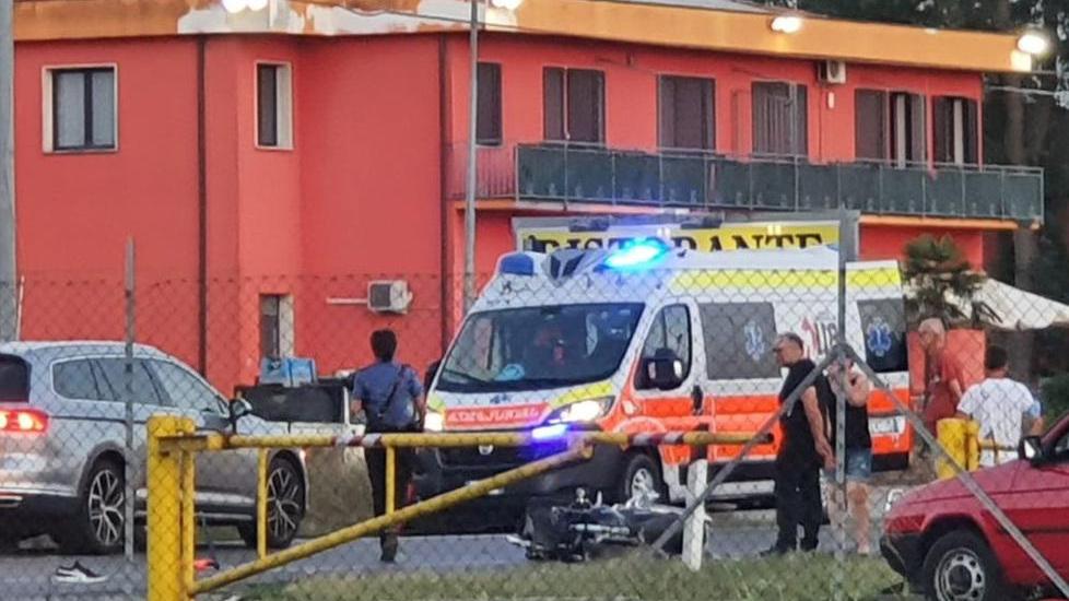Incidente sulla Romea Grave un motociclista