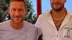 Ferragosto da campioni Jacobs e Totti a Sabaudia