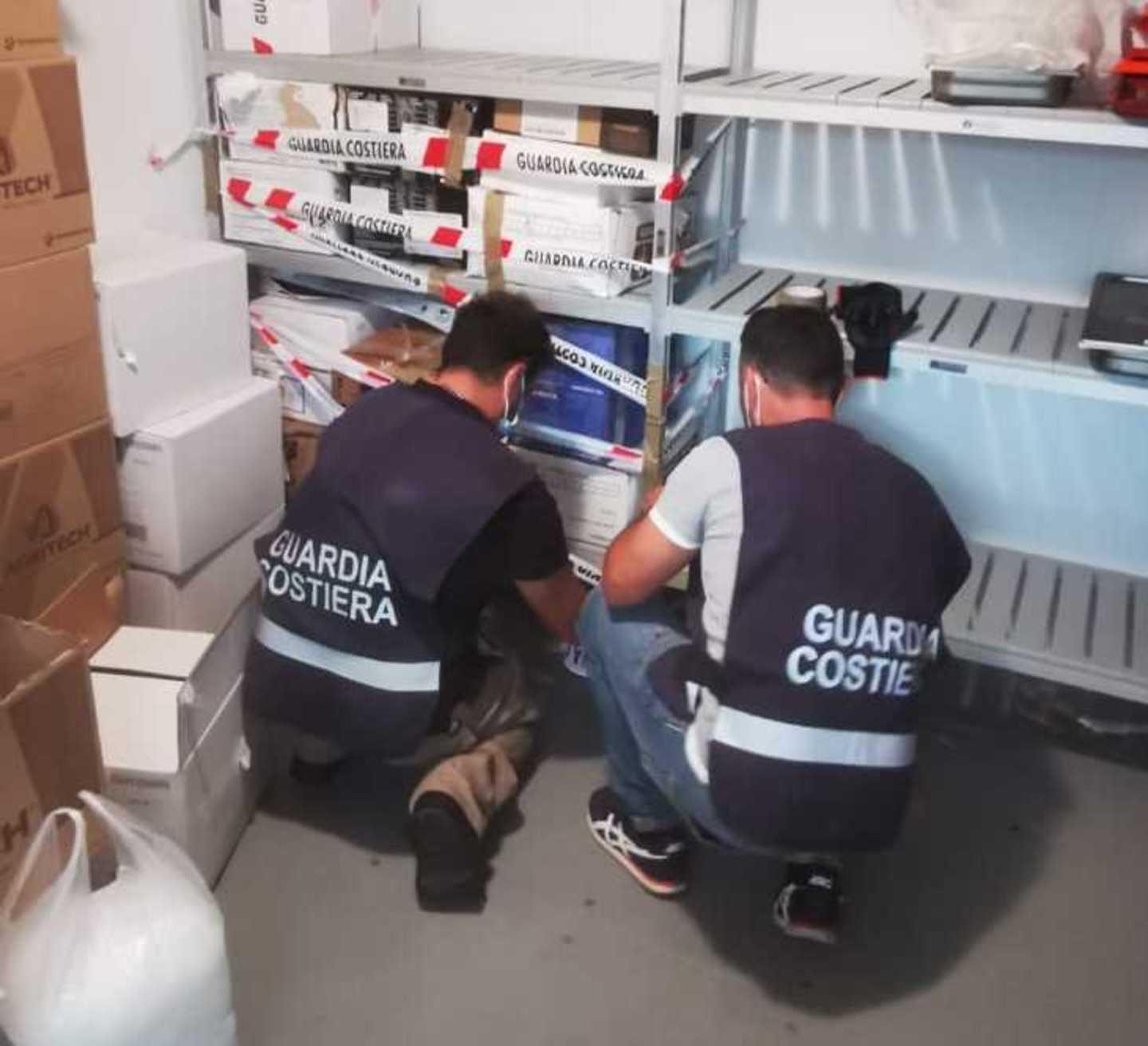 Pesce congelato spacciato per fresco scatta la denuncia 