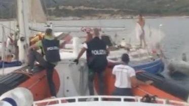 Migranti pericolosi in Italia sul veliero presi i capi della banda internazionale