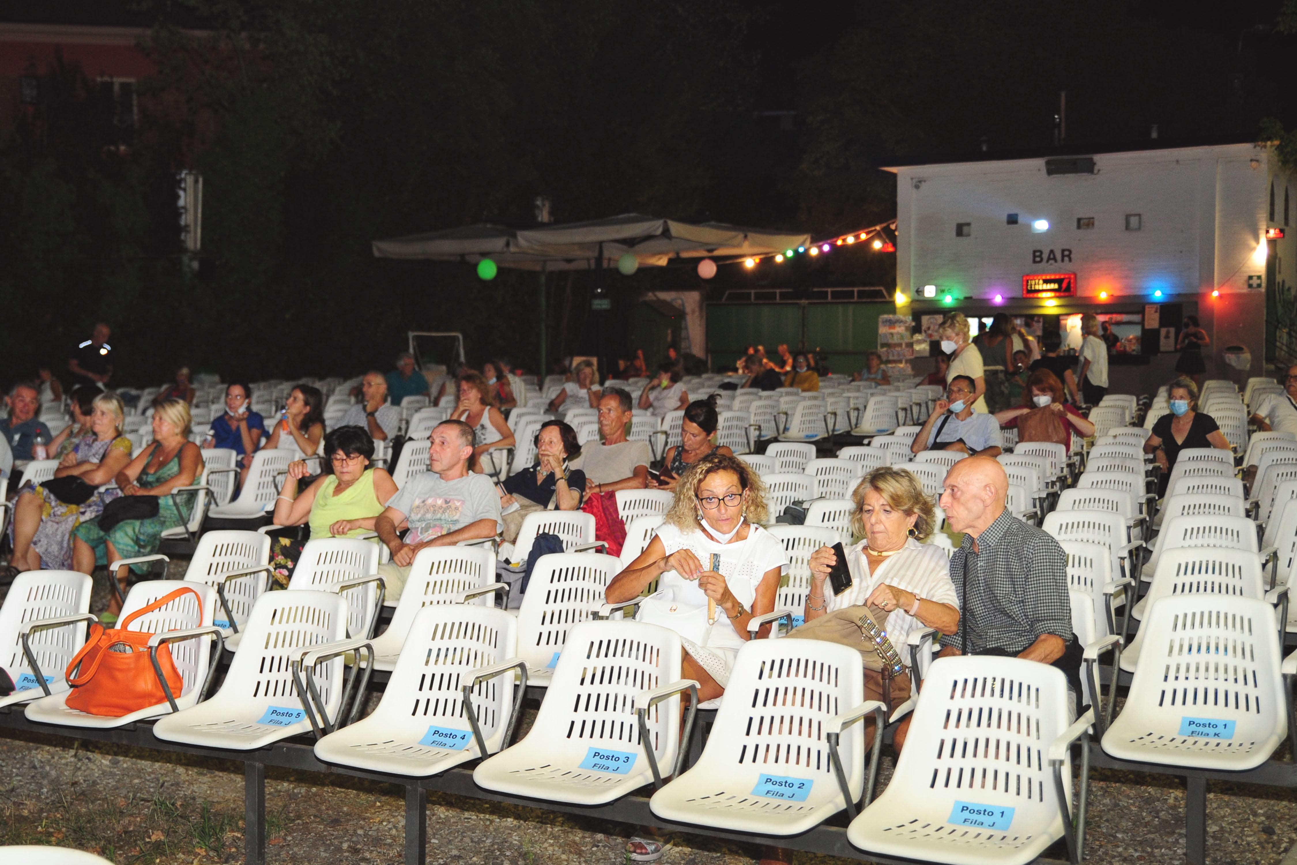 Modena, metti un film all’aperto Supercinema, che show 